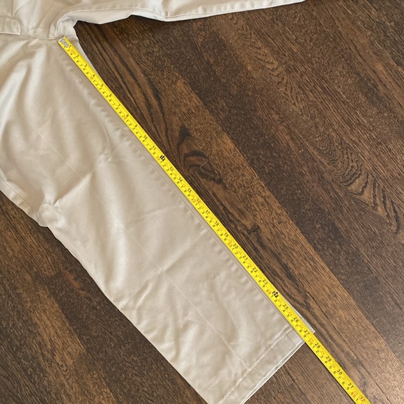 Lands End Khakis for Men. Size 33. See photos for details. - Picture 9 of 9